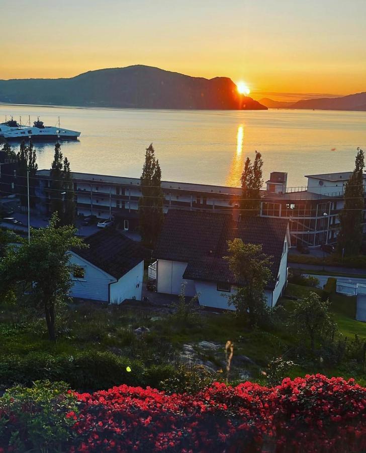 Smaken Av Ryfylke Event As Overnatting, Bygningen Drives Ikke Som Hotell Hjelmeland Exterior photo